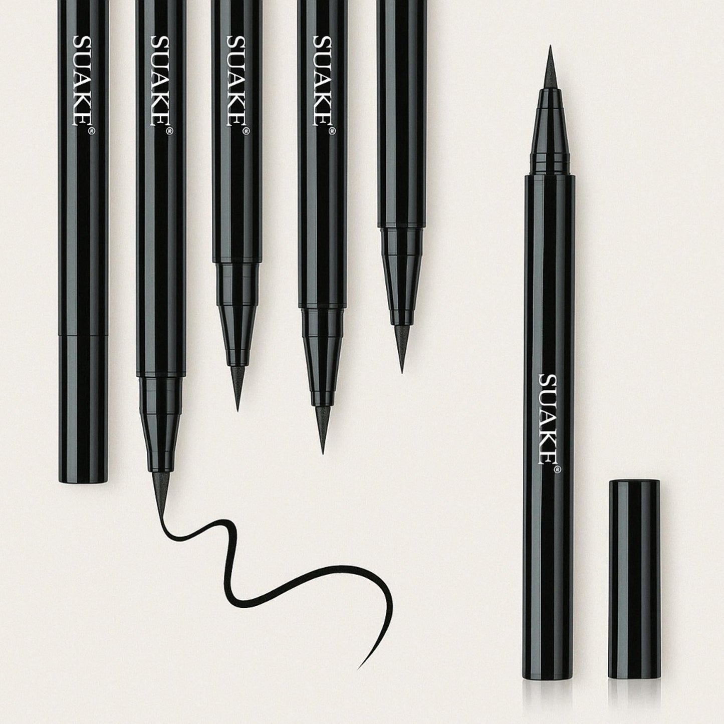 Eyeliner Précision à Pointe Fine – Application Facile et Tracé Parfait